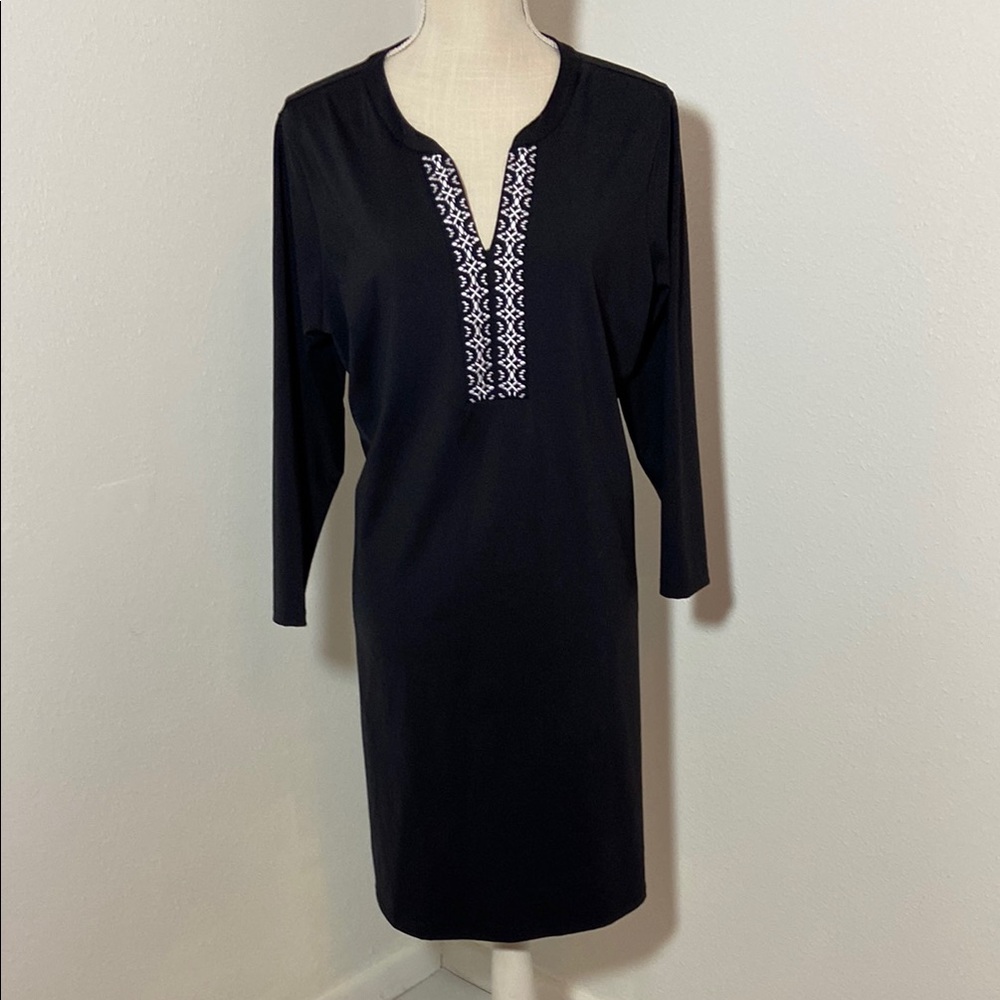 Lands End Swim Tunic Coverup size XL (18) Black with White Embroidery. V Neck